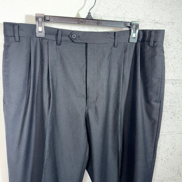Ralph Lauren Men's Classic-Fit Solid Pleated Dress Pants Black Solid 38X30 $95 - Picture 6 of 8